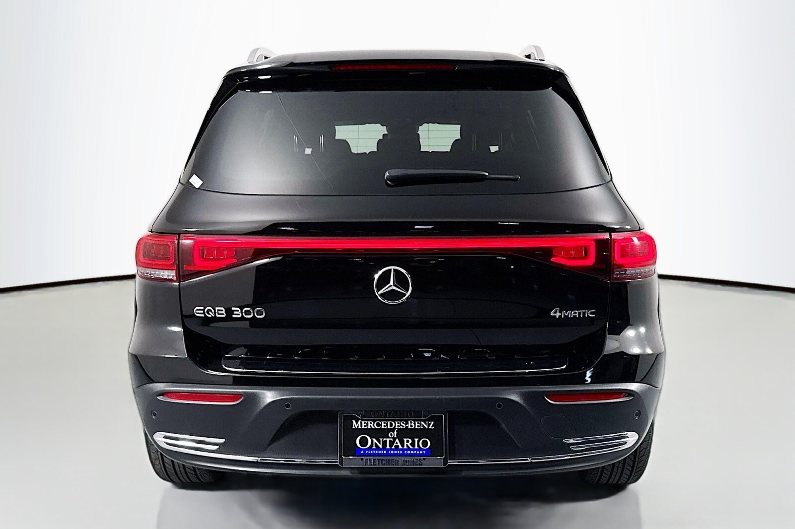 2023 Mercedes Benz EQB 300 4MATIC photo 3