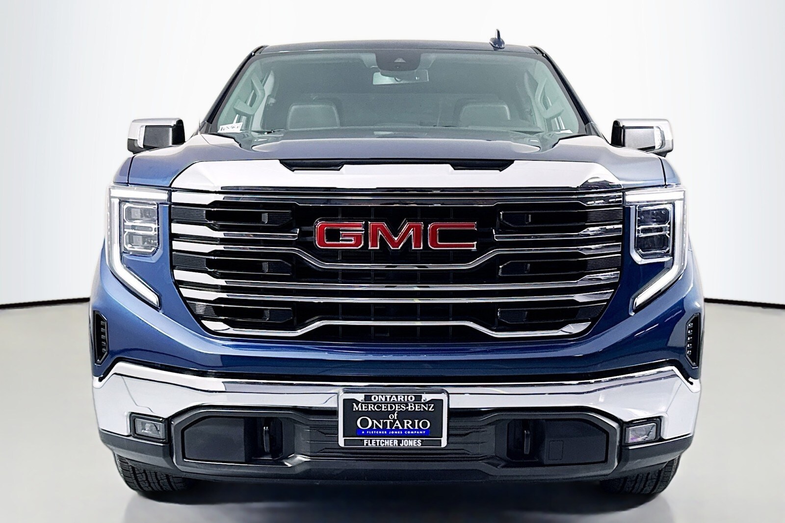 2022 Gmc Sierra 1500 SLT photo 2