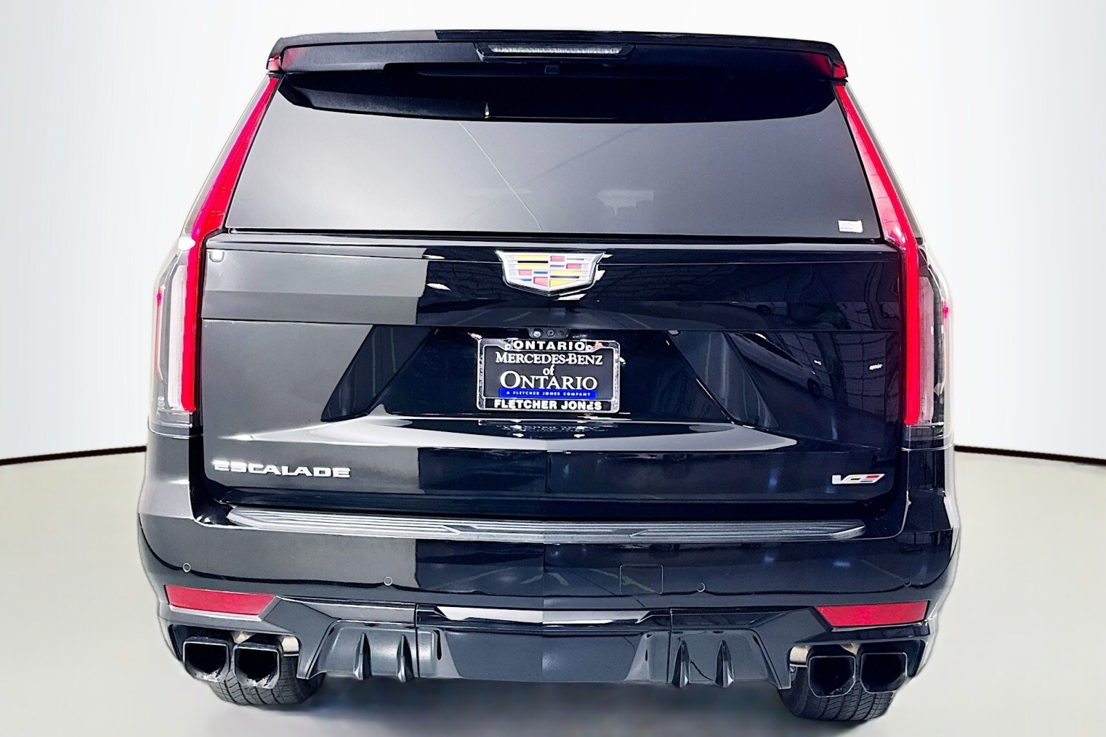 2023 Cadillac Escalade V-Series photo 3
