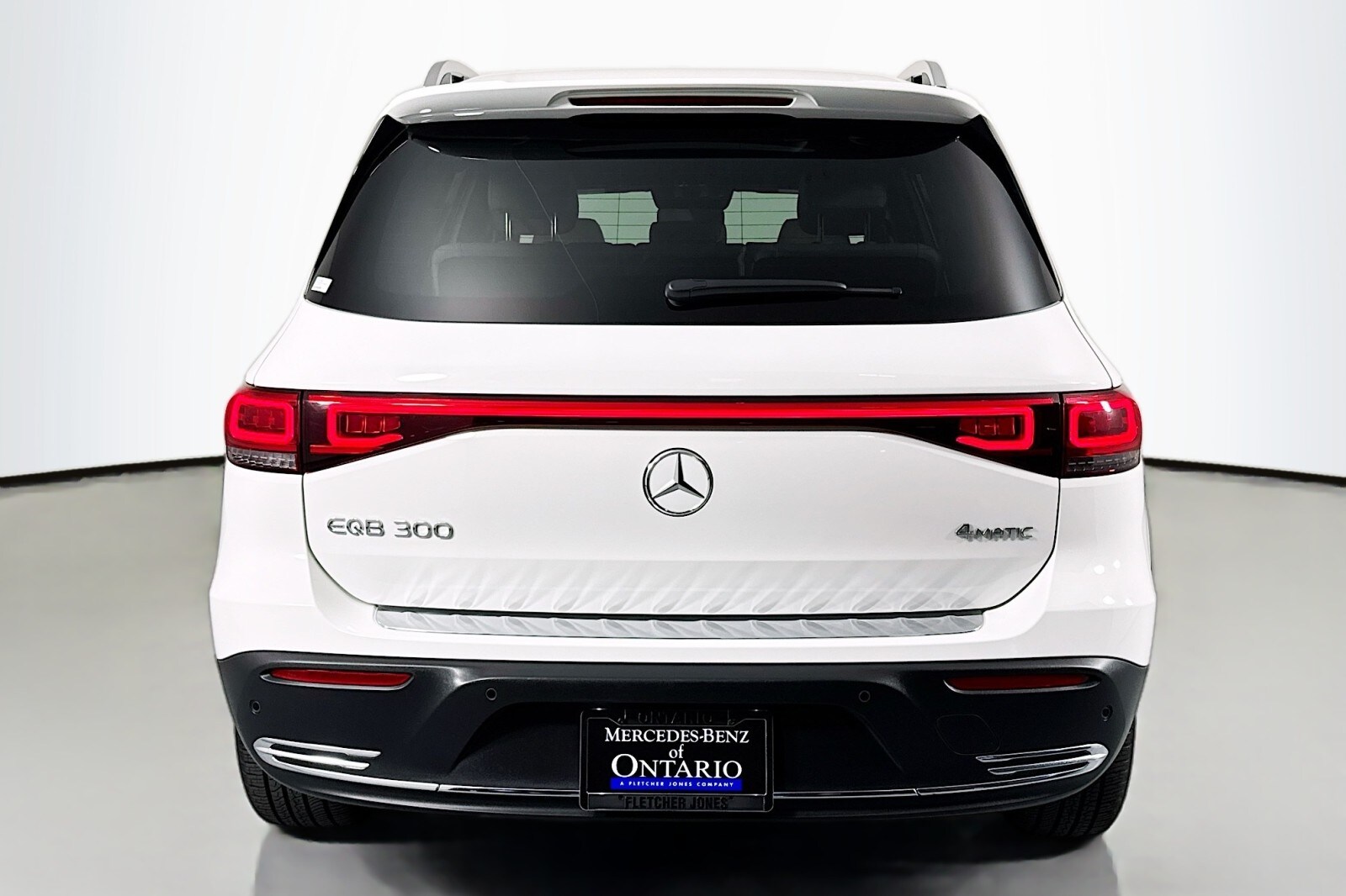 2023 Mercedes Benz EQB 300 4MATIC photo 3