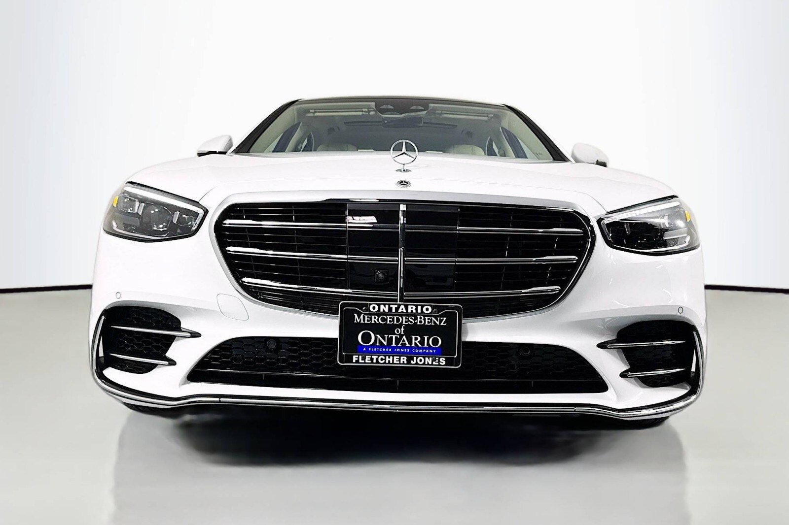 2025 Mercedes Benz S 580 4MATIC photo 2