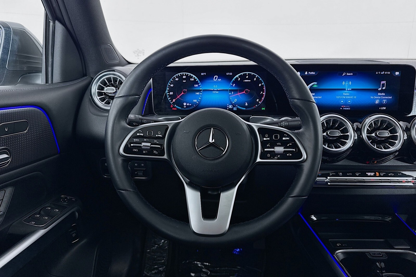 2022 Mercedes Benz GLB 250 photo 4
