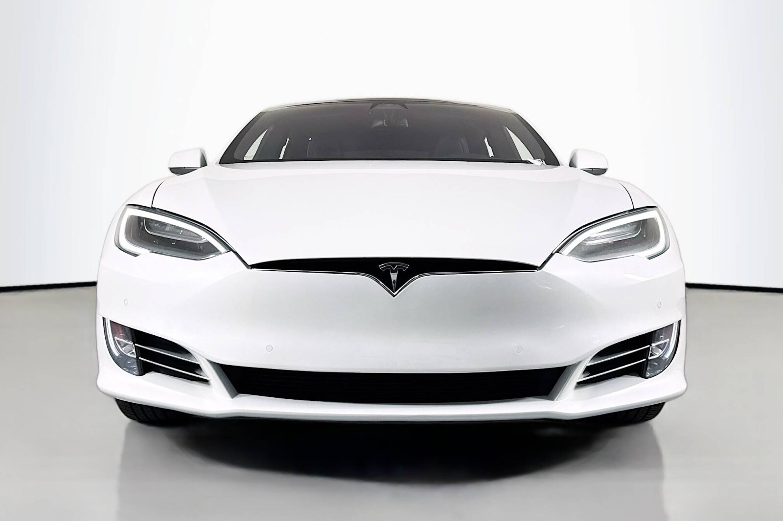 2021 Tesla Model S Long Range Plus photo 2