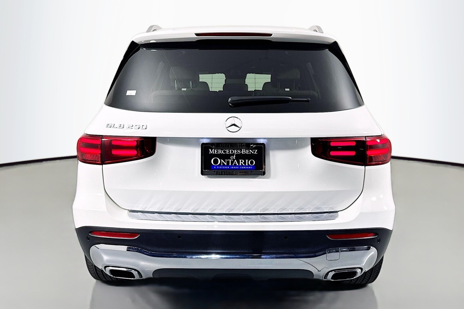 2025 Mercedes Benz GLB 250 photo 3