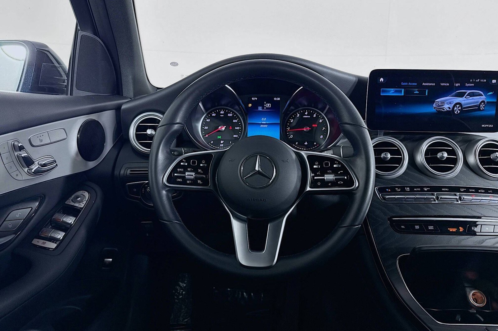 2021 Mercedes Benz GLC 300 photo 2