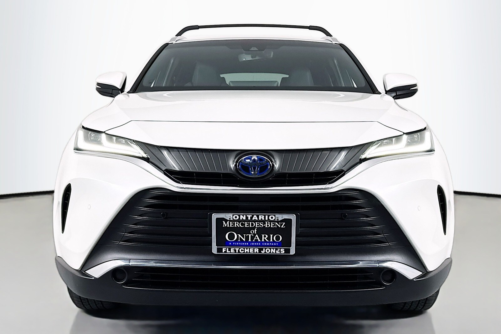 2022 Toyota Venza LE photo 2