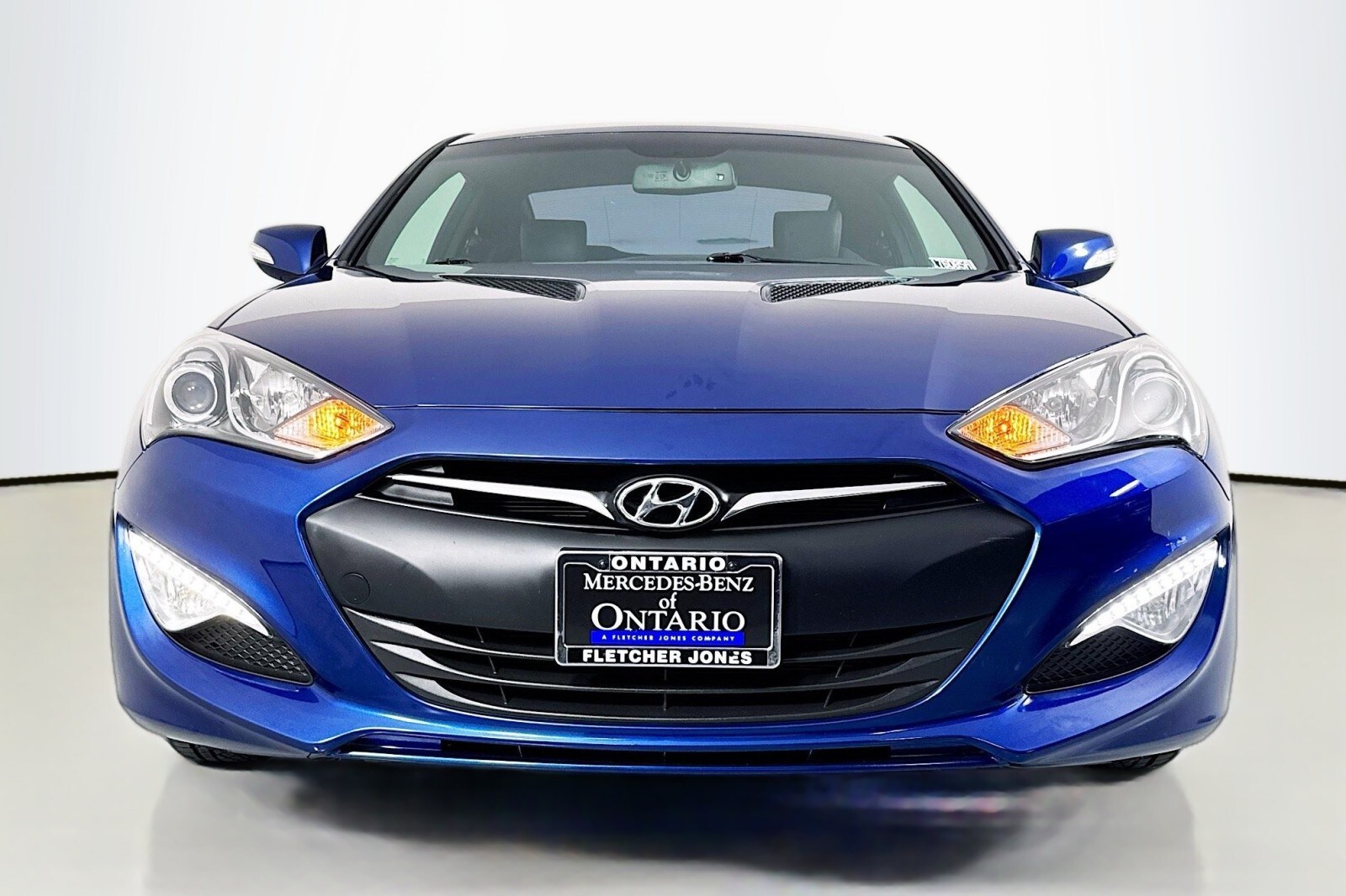 2016 Hyundai Genesis Coupe photo 2