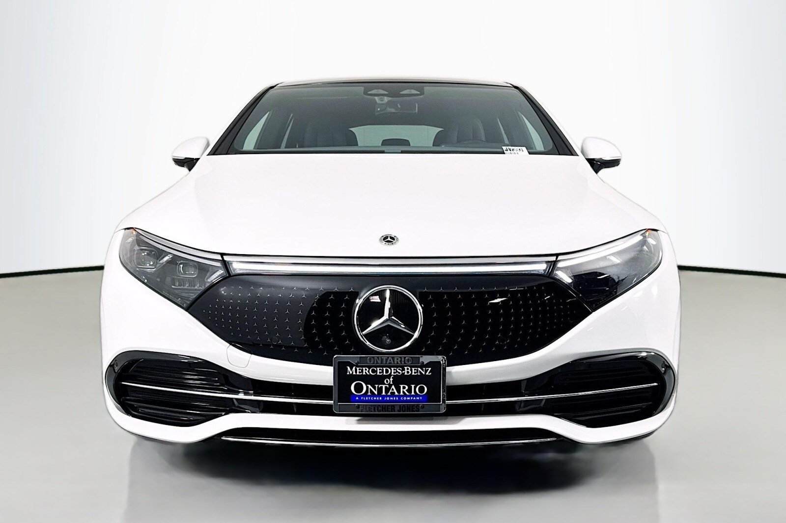 2022 Mercedes Benz EQS-Class Sedan photo 2