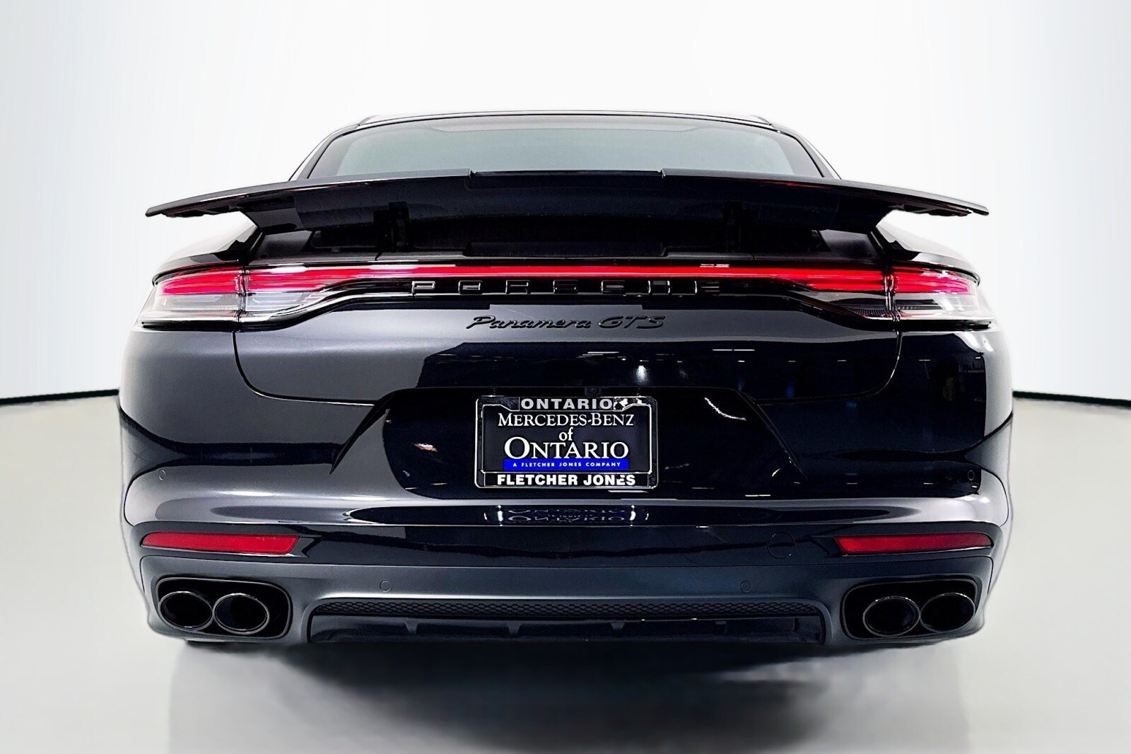 2023 Porsche Panamera GTS photo 3