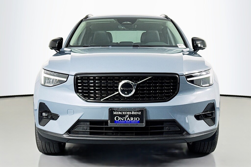 Used 2023 Volvo XC40 Ultimate Dark Theme