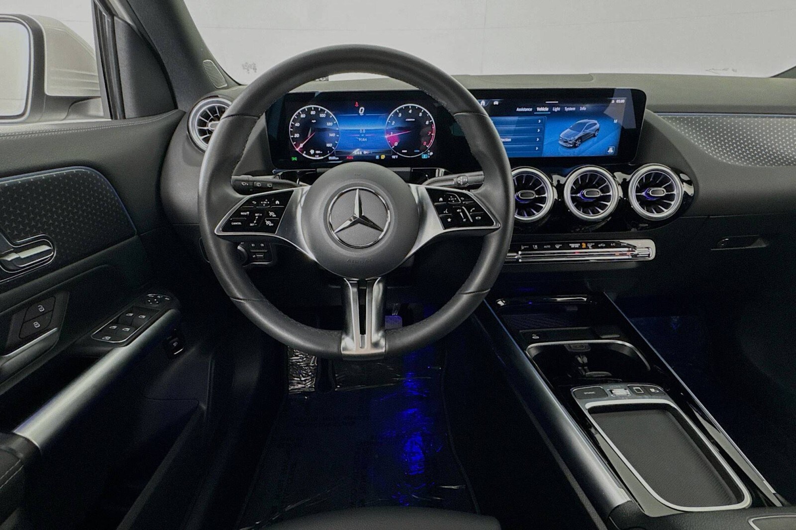2025 Mercedes Benz GLA 250 photo 4