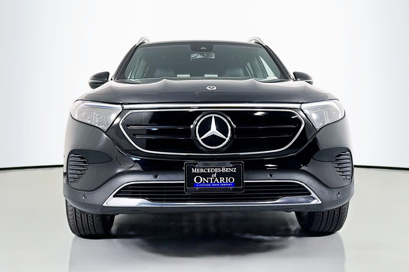2023 Mercedes Benz EQB 300 4MATIC photo 2