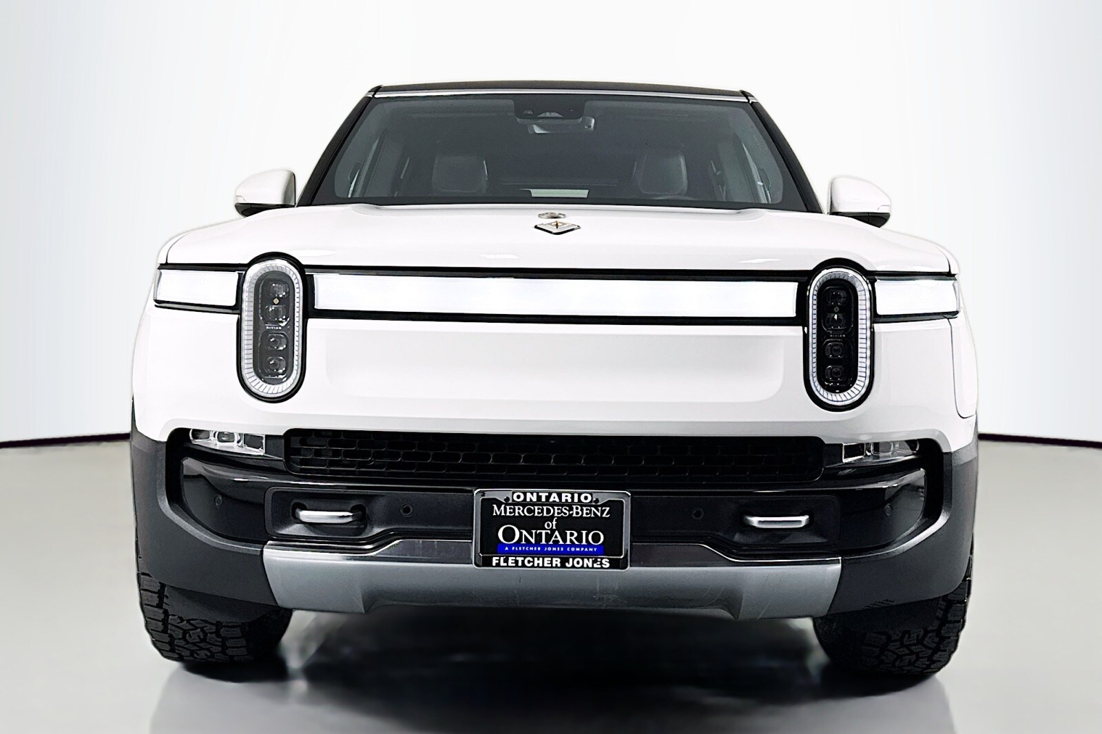2023 Rivian R1S Adventure photo 2