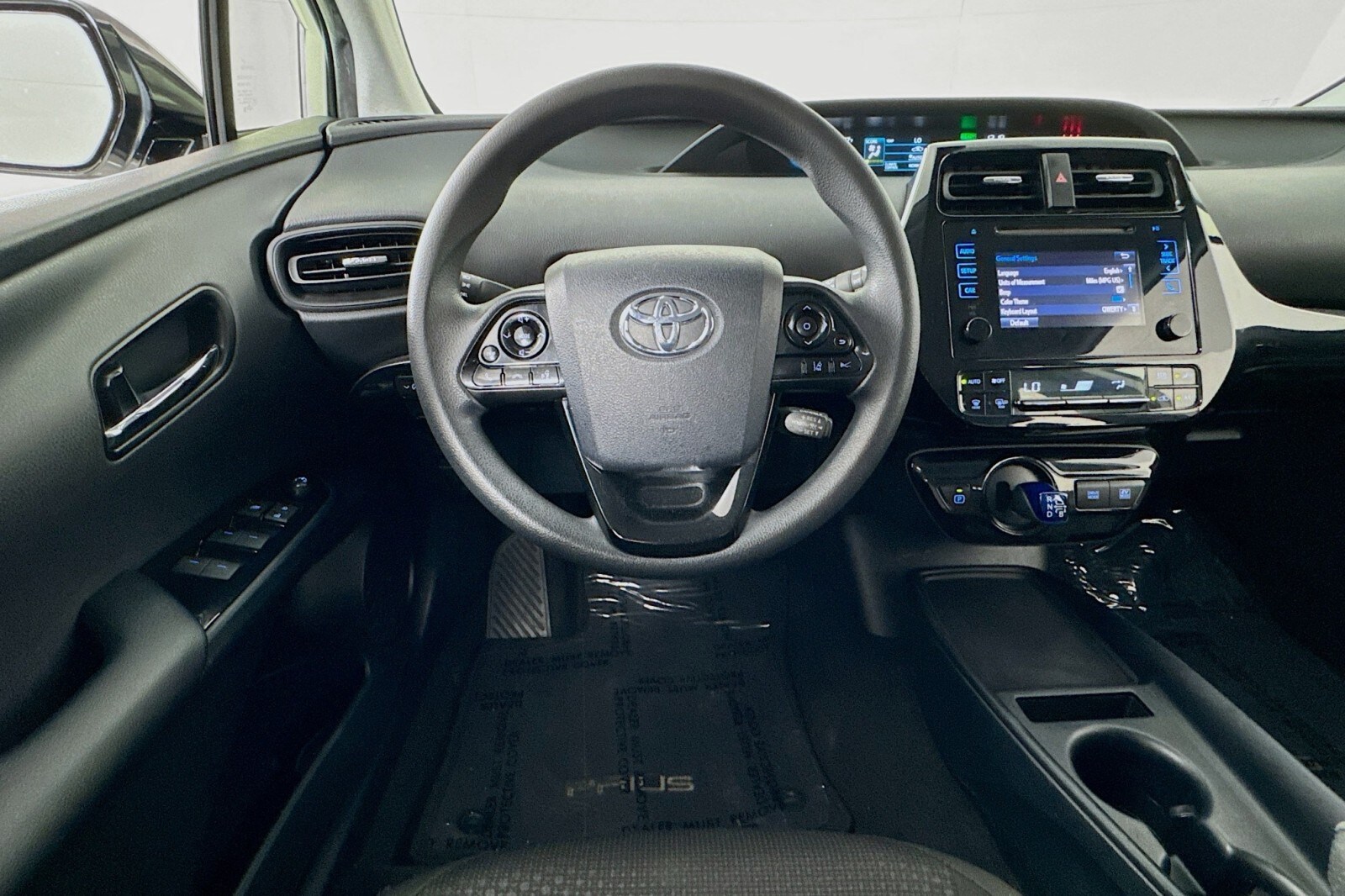2019 Toyota Prius LE photo 4