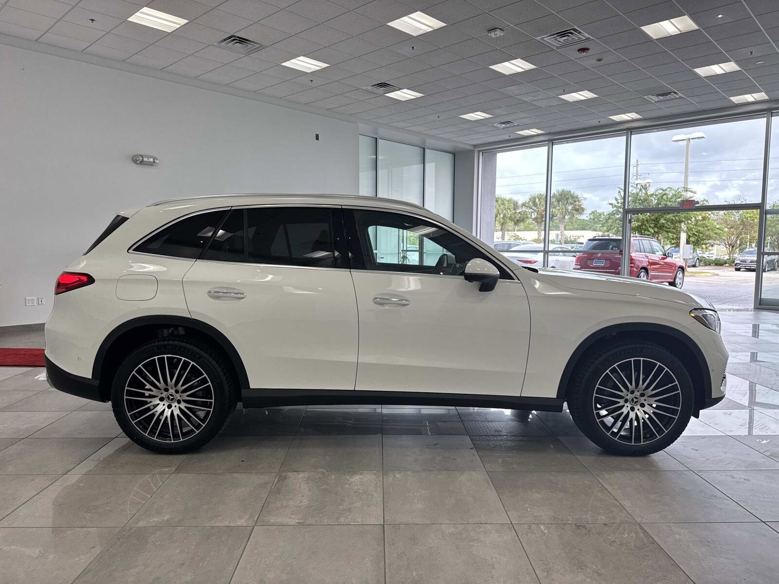 2026 Mercedes Benz GLC 300 4MATIC photo 3