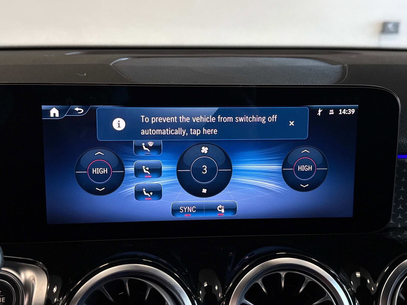 2025 Mercedes Benz GLB 250 photo 4