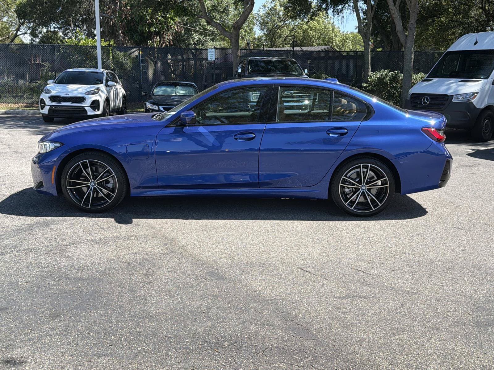 2024 BMW 3 Series 330e - Photo 6