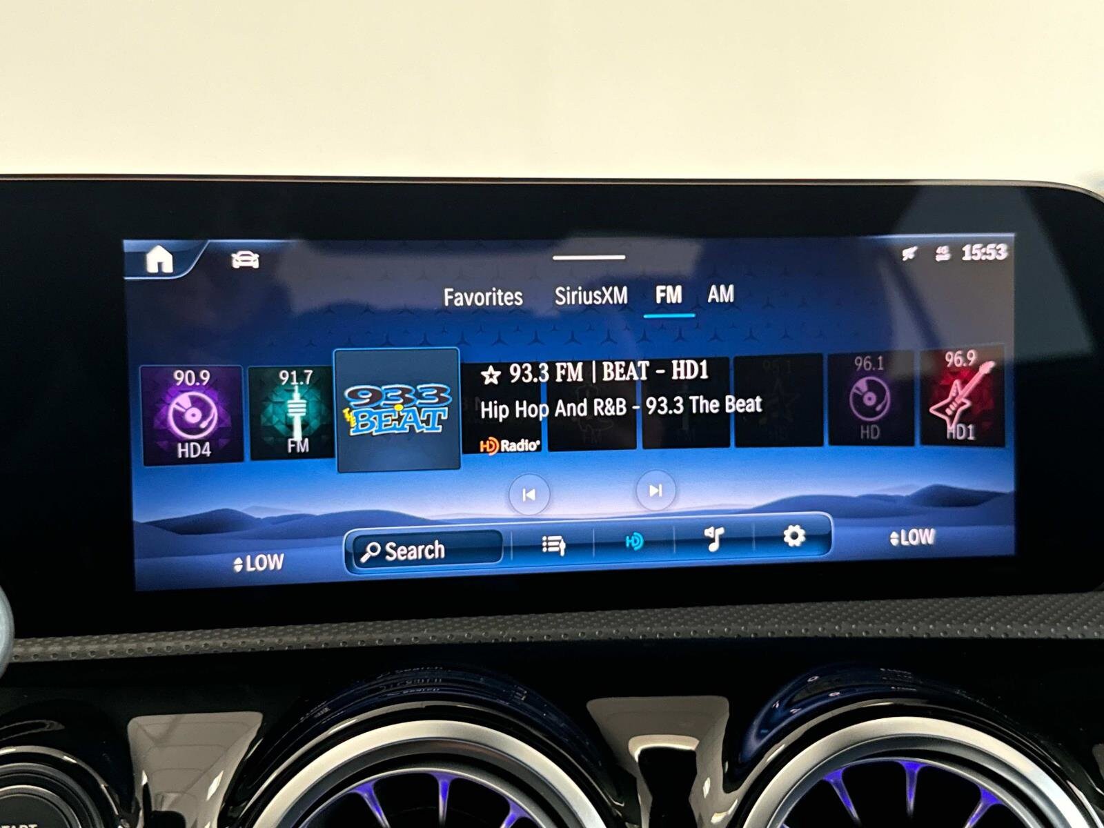 2025 Mercedes Benz CLA 250 4MATIC photo 4
