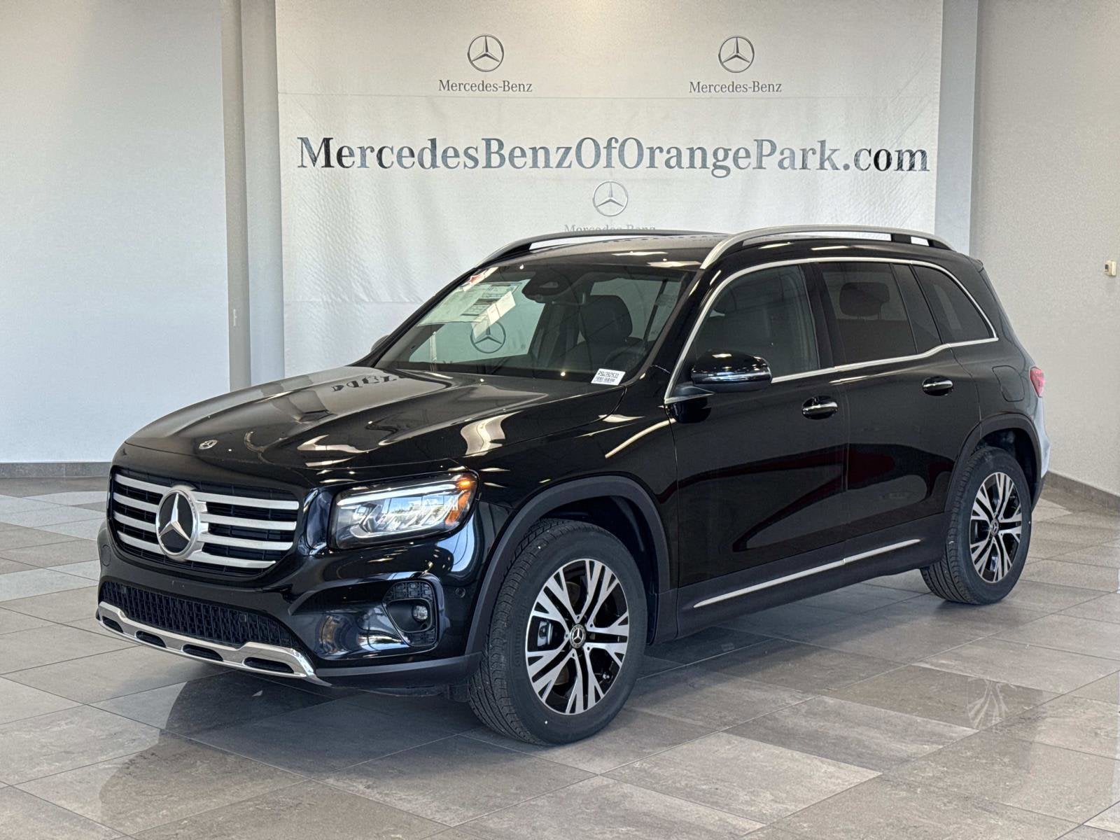 2025 Mercedes-Benz GLB Base's photo