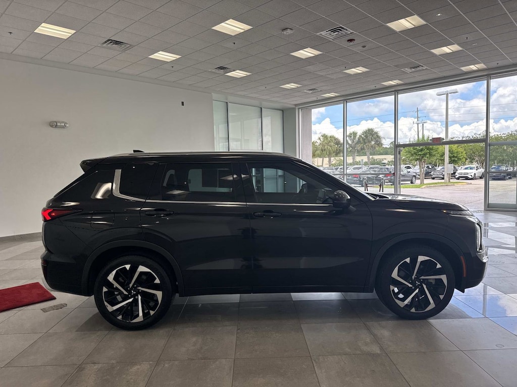 Used 2023 Mitsubishi Outlander SEL SUV