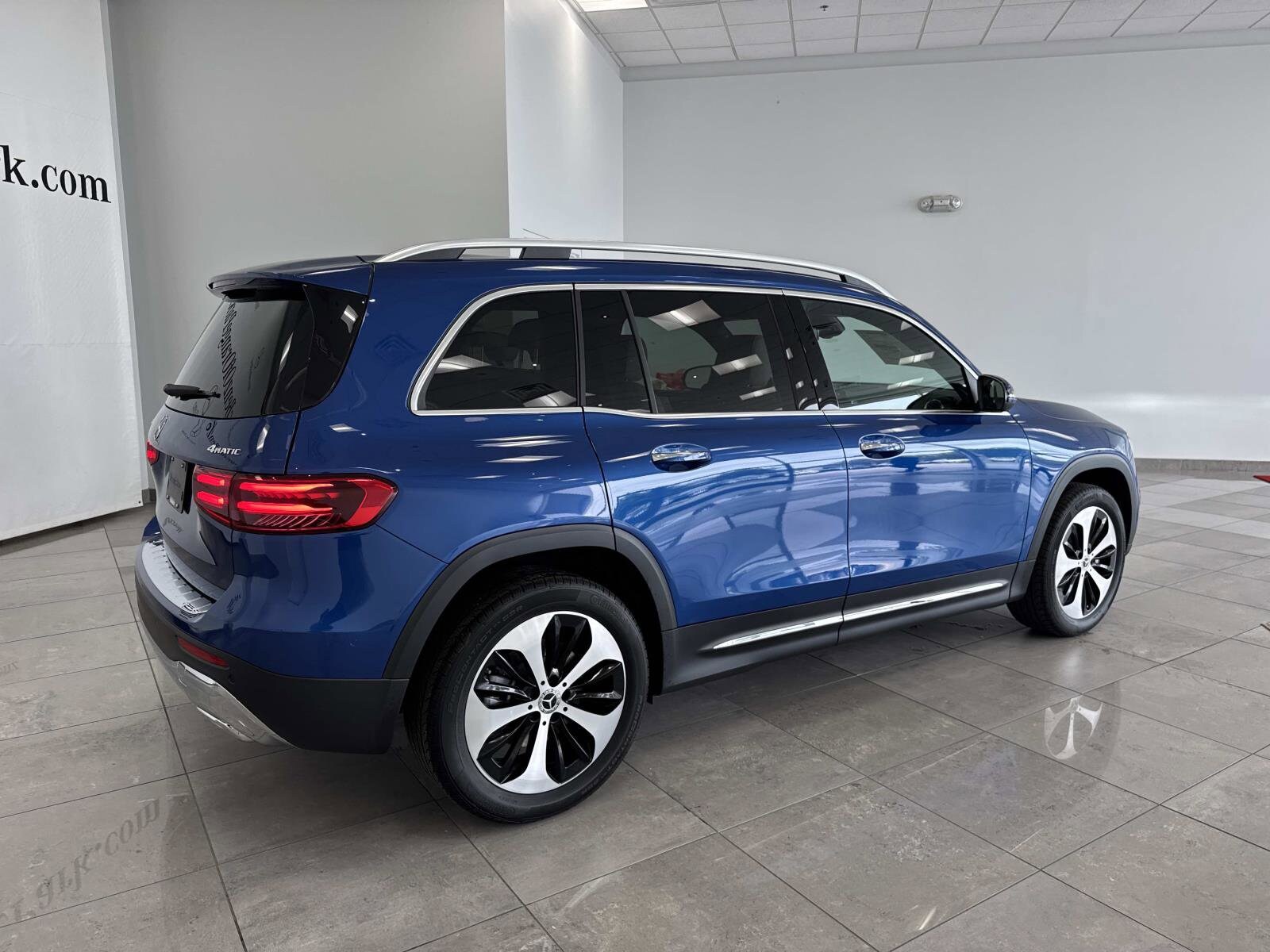 2026 Mercedes Benz GLB 250 4MATIC photo 3