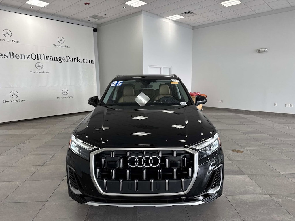 Used 2025 Audi Q7 55 Premium SUV