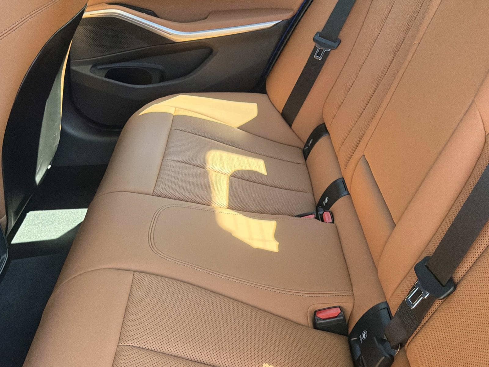 2024 BMW 3 Series 330e - Photo 12