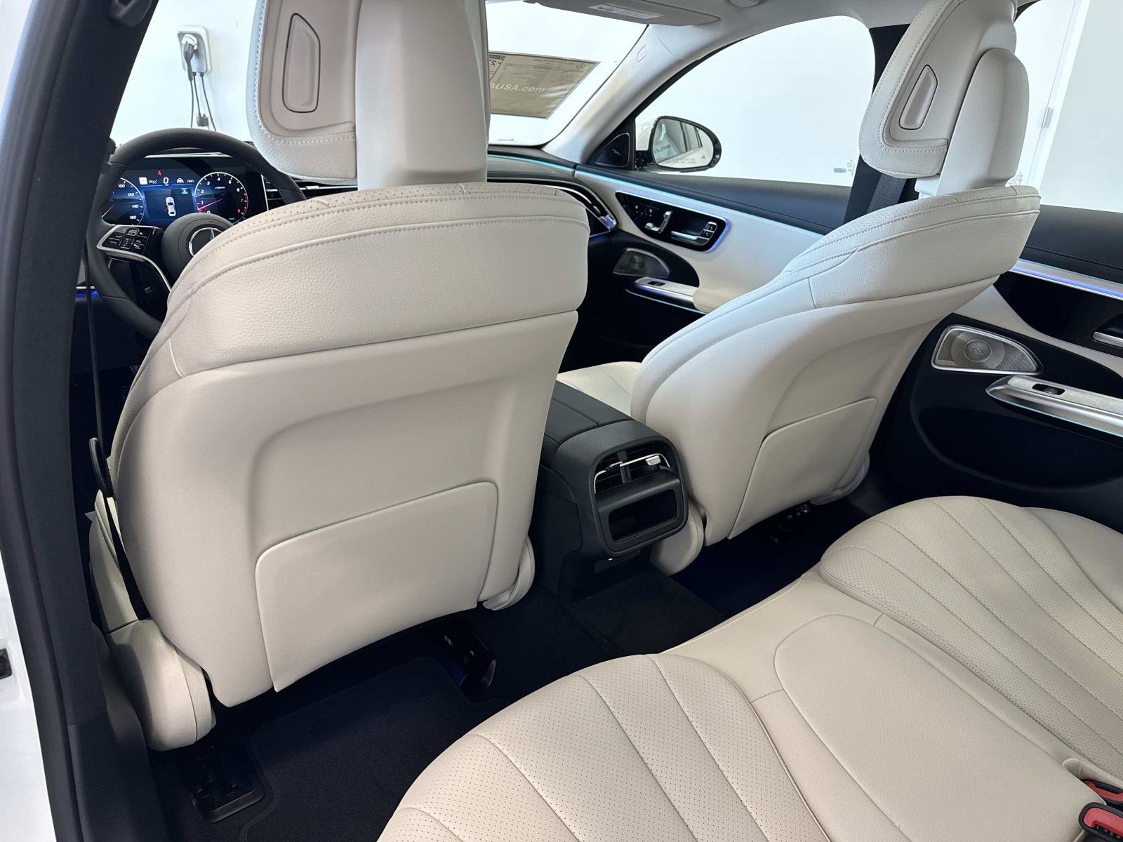 2026 Mercedes-Benz E-Class E350 - Photo 12