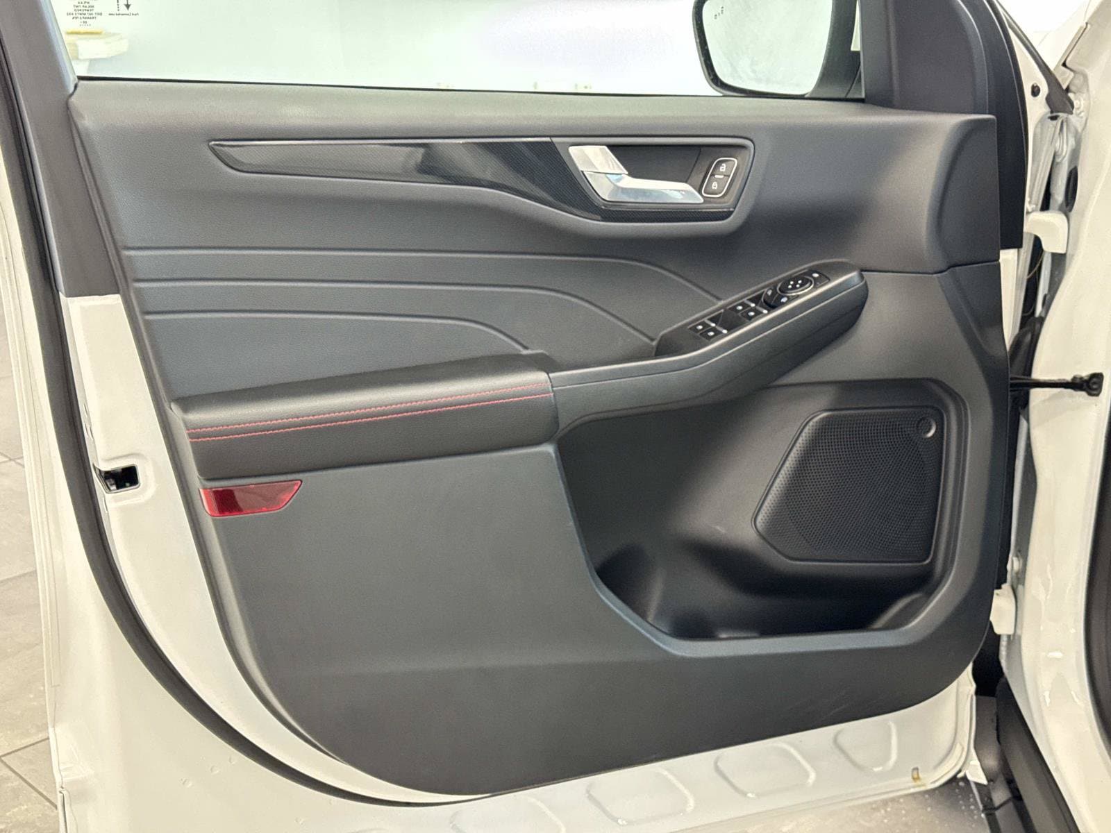 2023 Ford Escape ST-Line Select - Photo 10