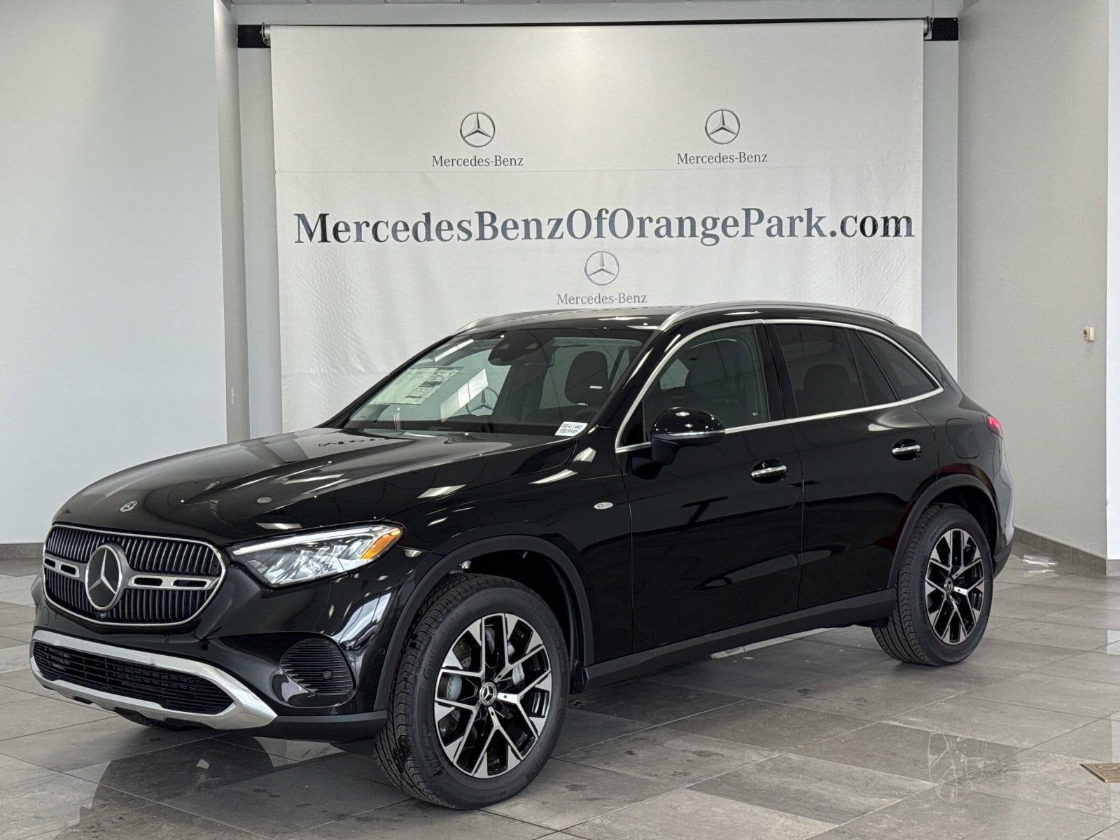 2025 Mercedes-Benz GLC Base's photo