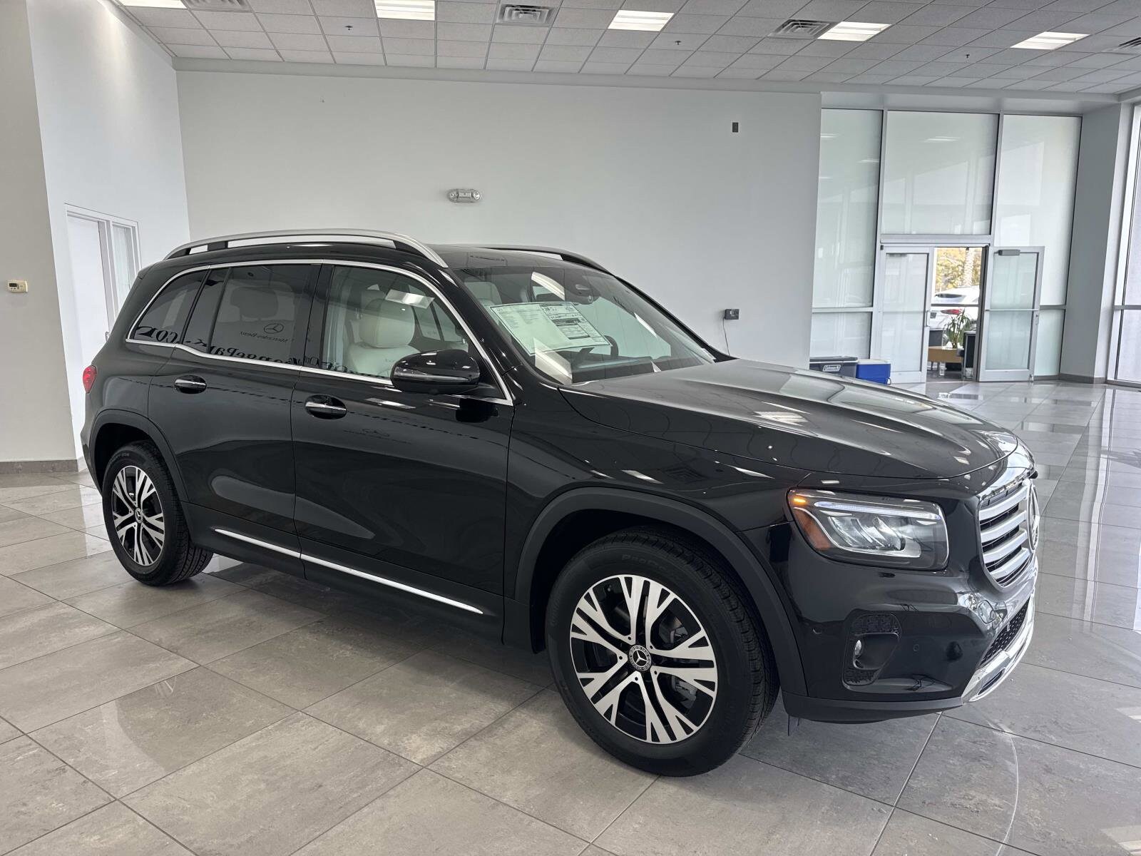 2026 Mercedes Benz GLB 250 photo 3