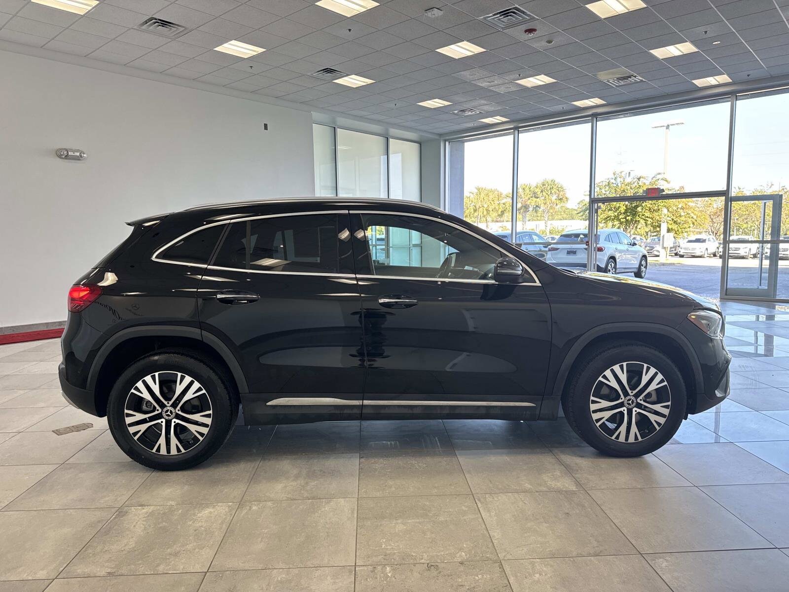 2025 Mercedes Benz GLA 250 photo 4