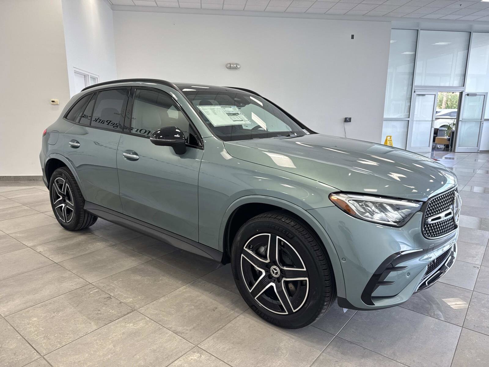 2026 Mercedes Benz GLC 300 4MATIC photo 3