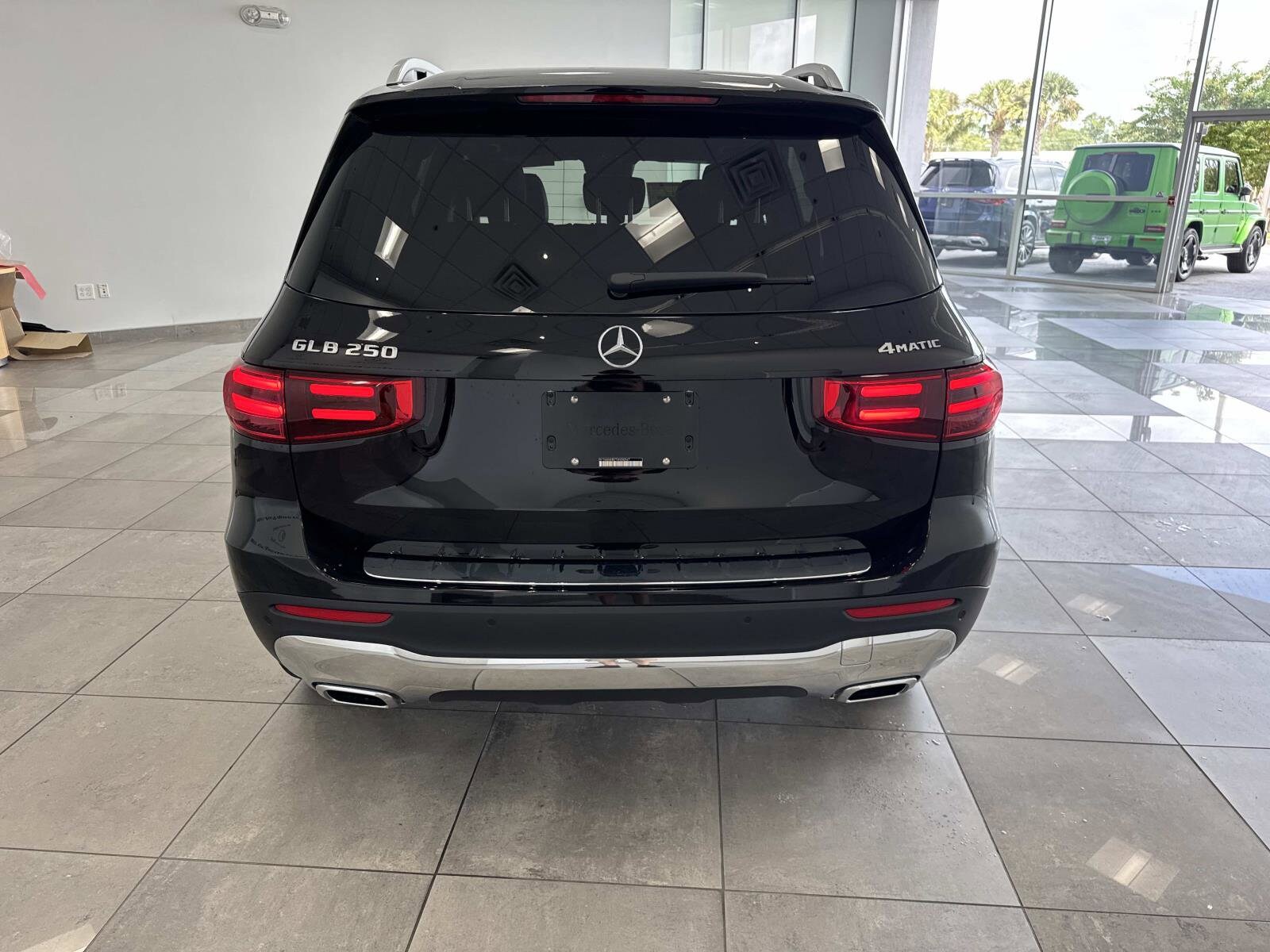 2026 Mercedes Benz GLB 250 4MATIC photo 3