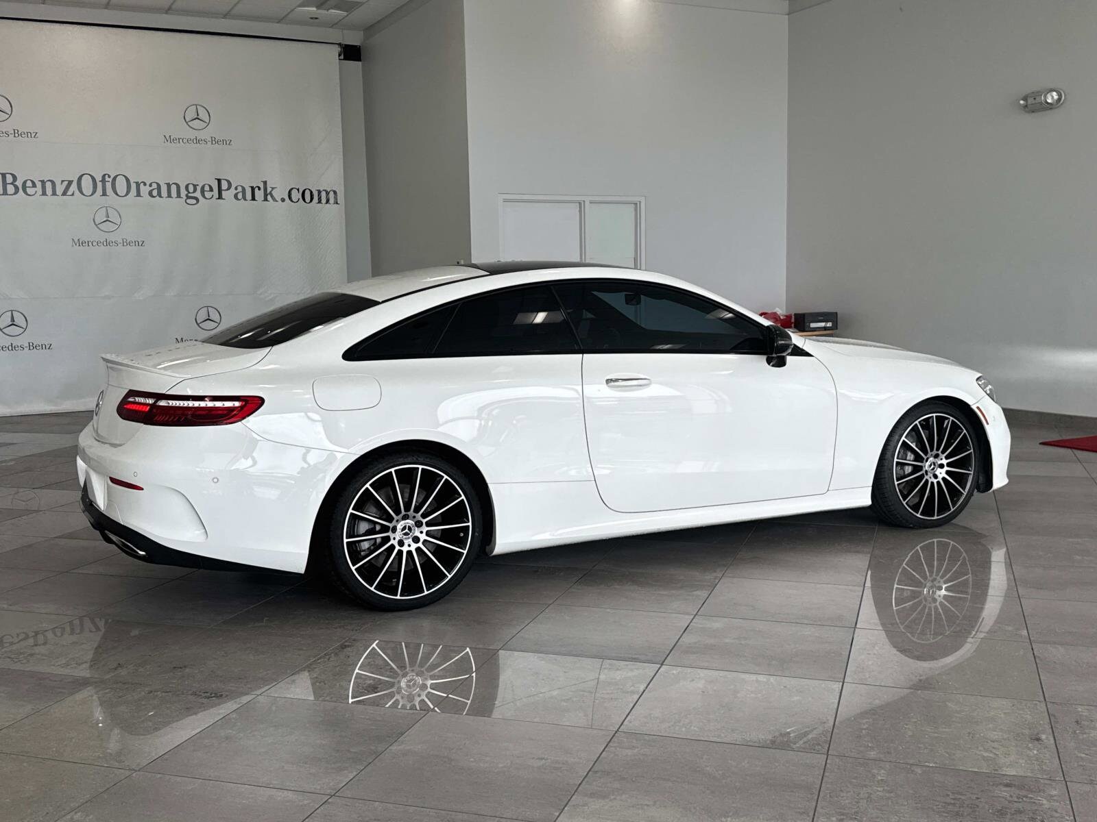 2022 Mercedes Benz E 450 Coupe photo 4