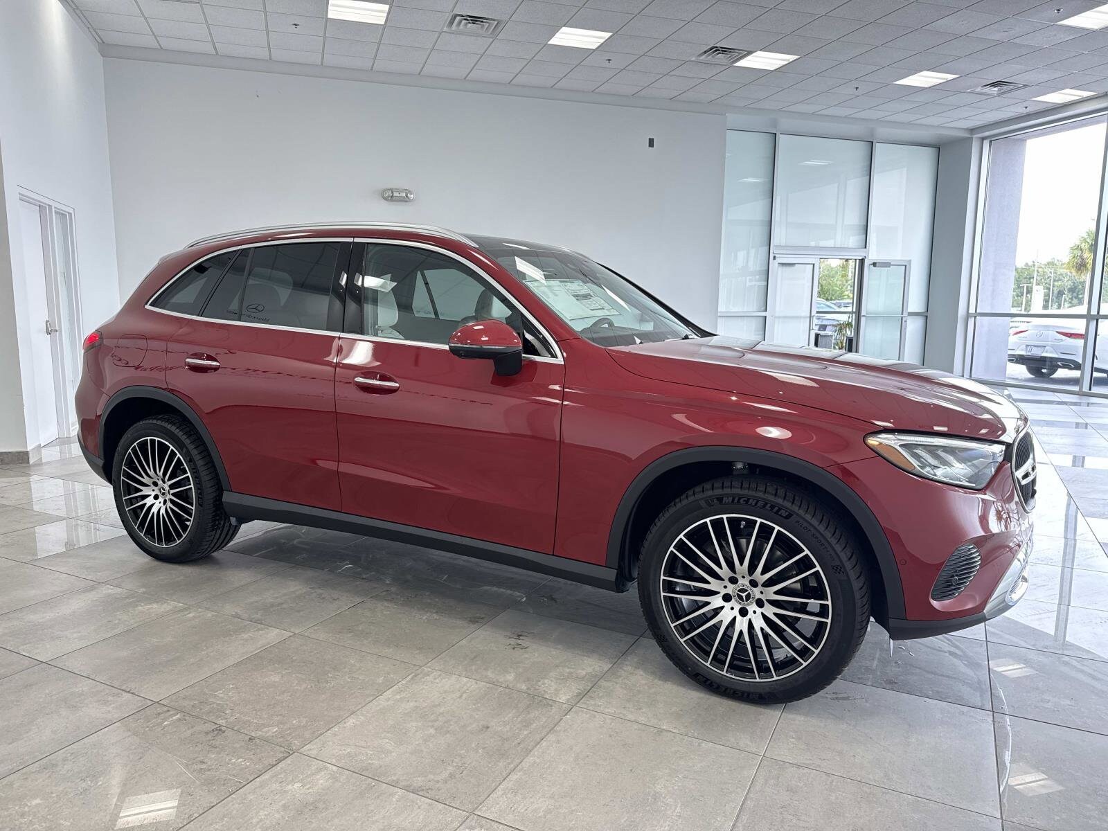 2026 Mercedes Benz GLC 300 4MATIC photo 3