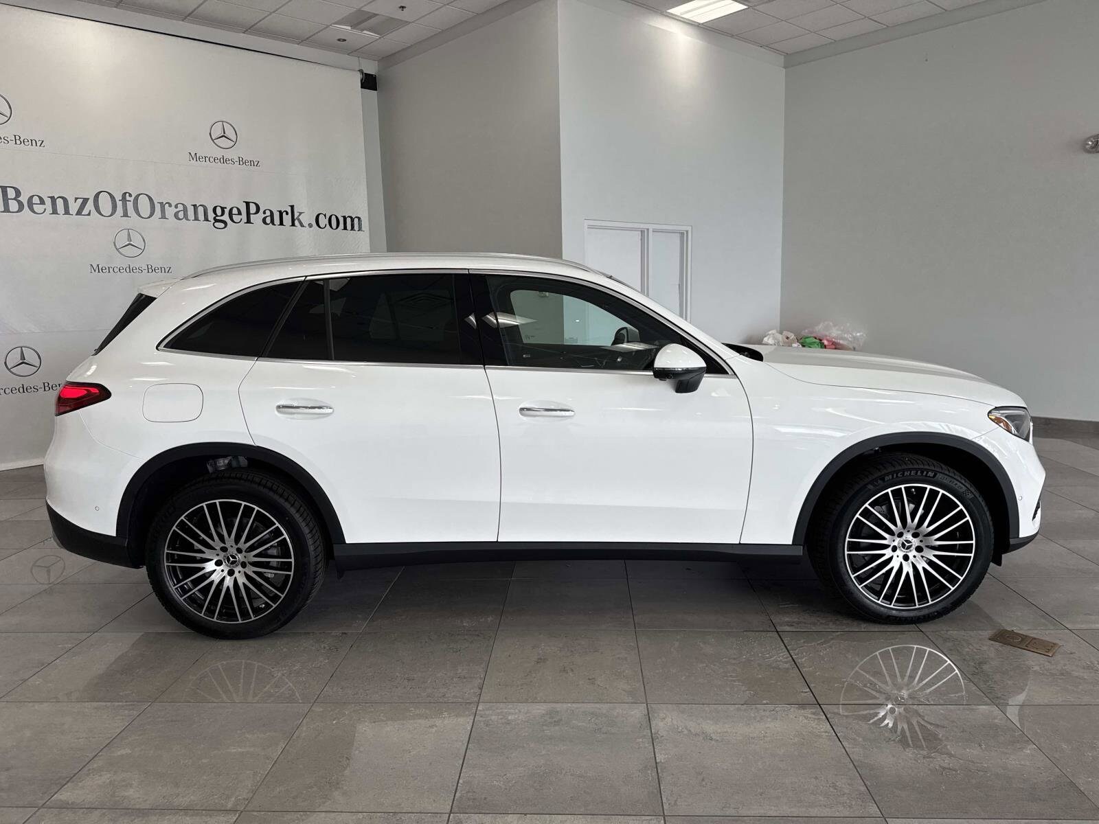 2026 Mercedes Benz GLC 300 4MATIC photo 2