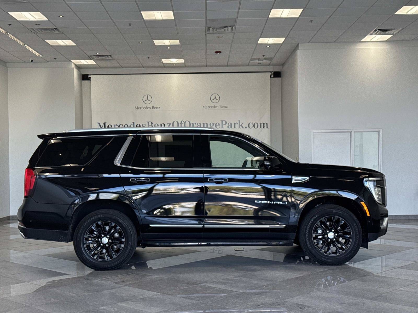 2025 GMC Yukon Denali - Photo 32