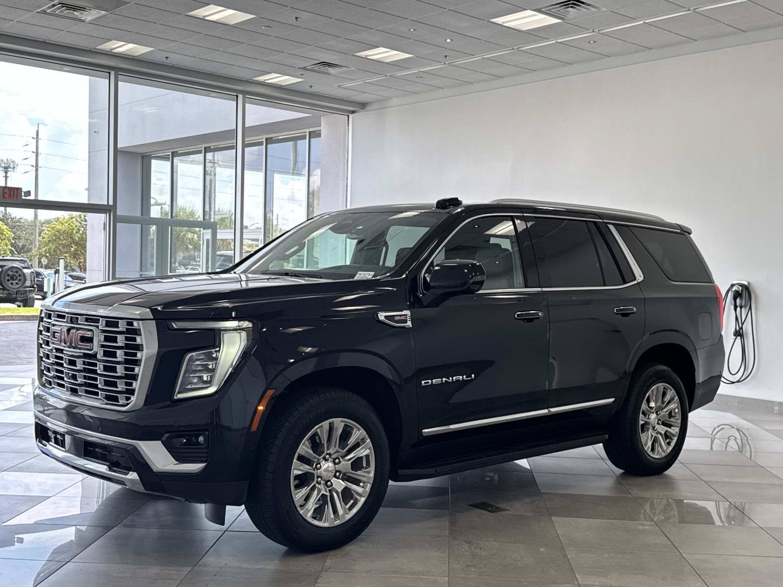 2025 GMC Yukon Denali - Photo 27