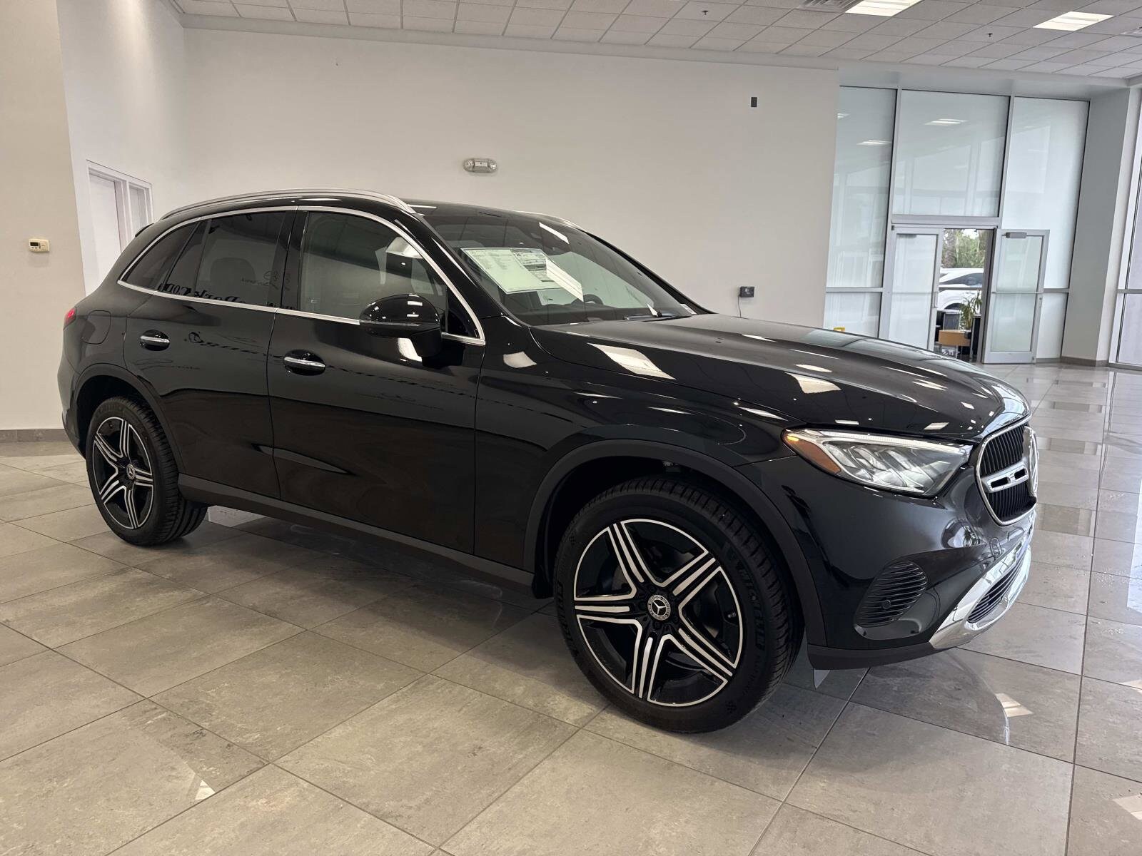 2026 Mercedes Benz GLC 300 4MATIC photo 3