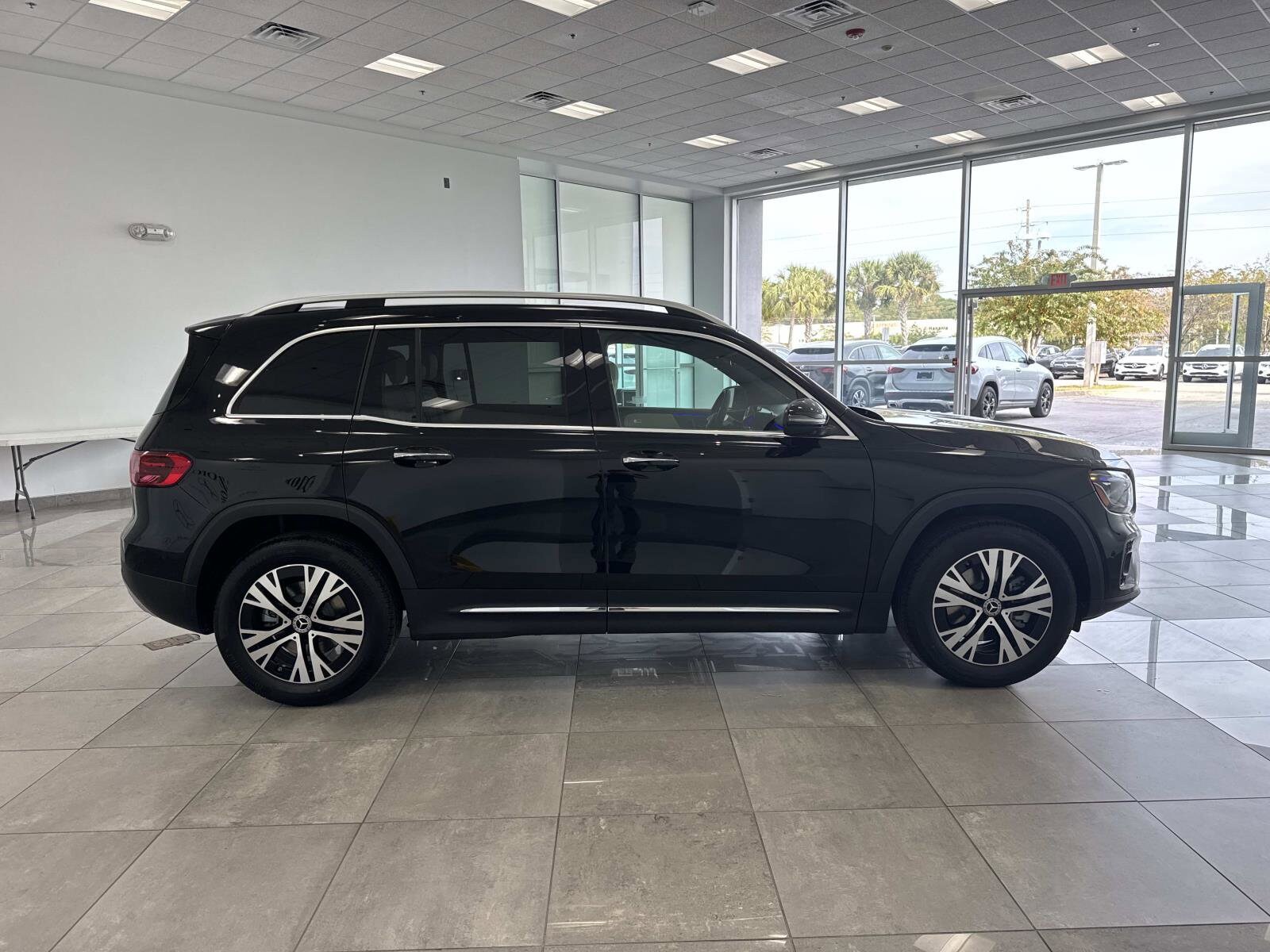 2026 Mercedes Benz GLB 250 photo 4