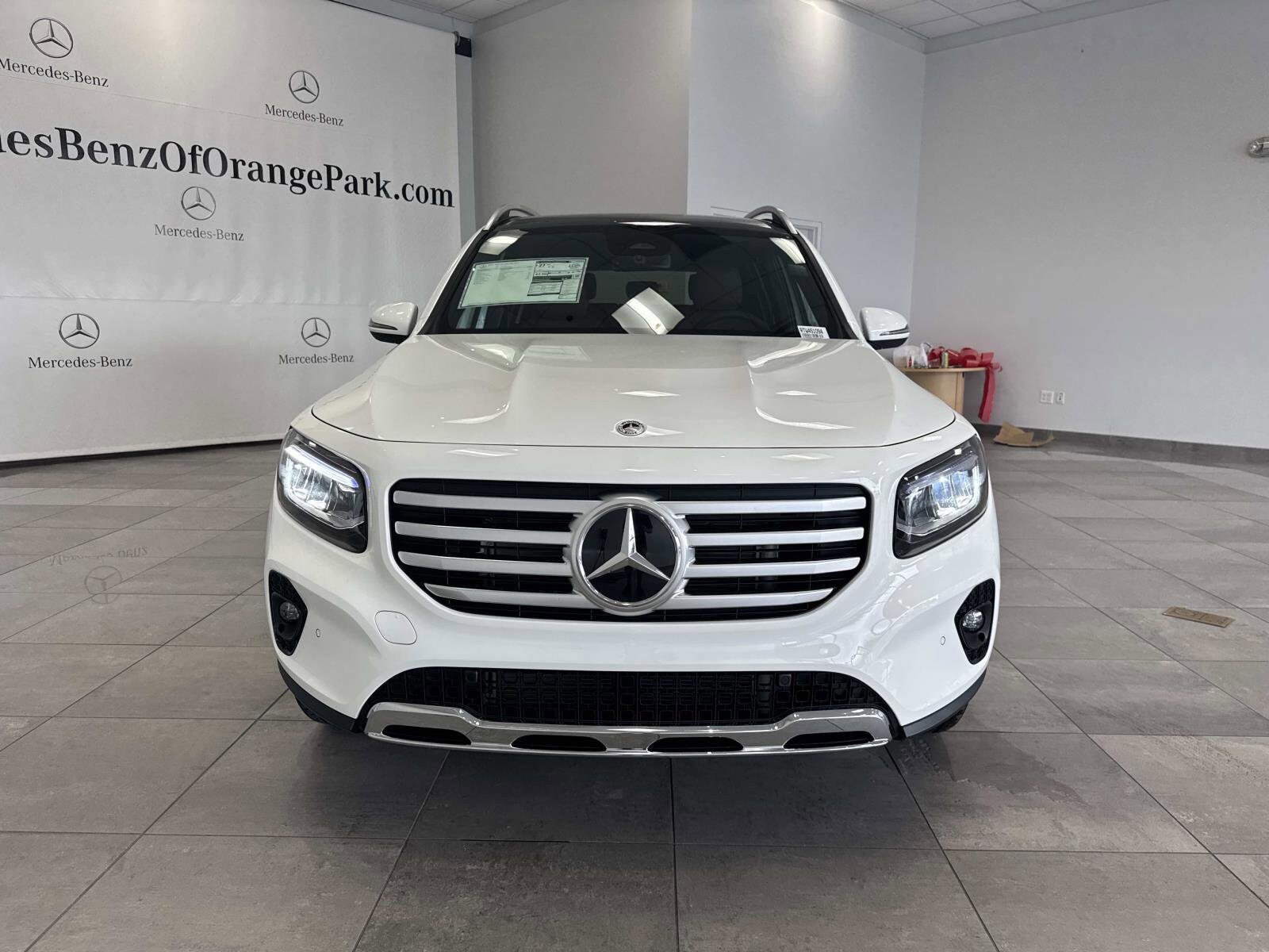 2026 Mercedes Benz GLB 250 4MATIC photo 2