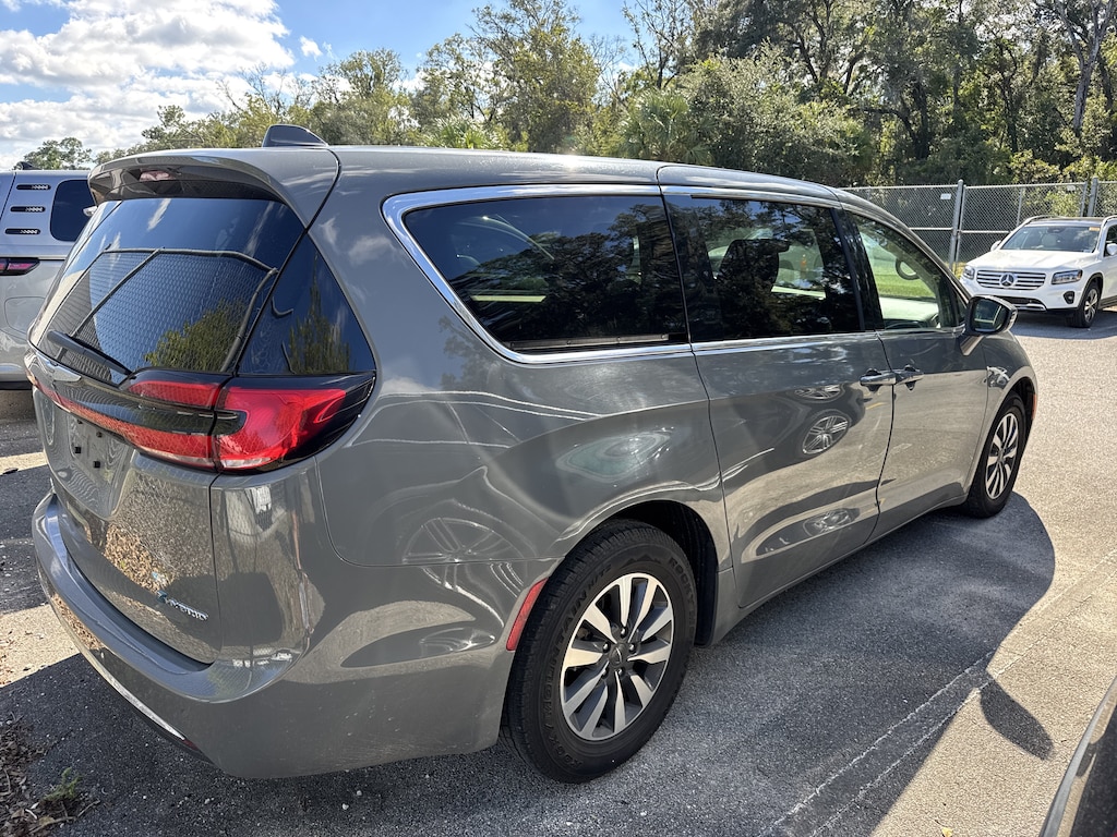 Used 2022 Chrysler Pacifica Hybrid Touring L Van Passenger Van