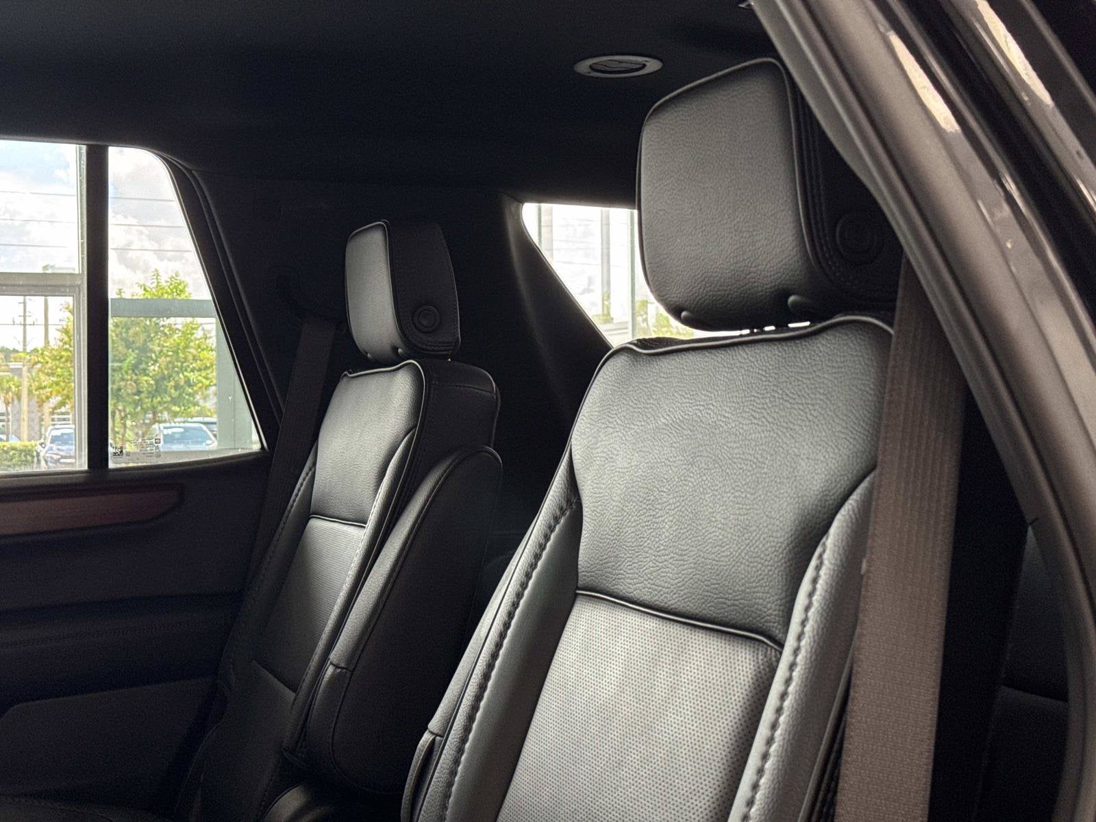 2025 GMC Yukon Denali - Photo 6