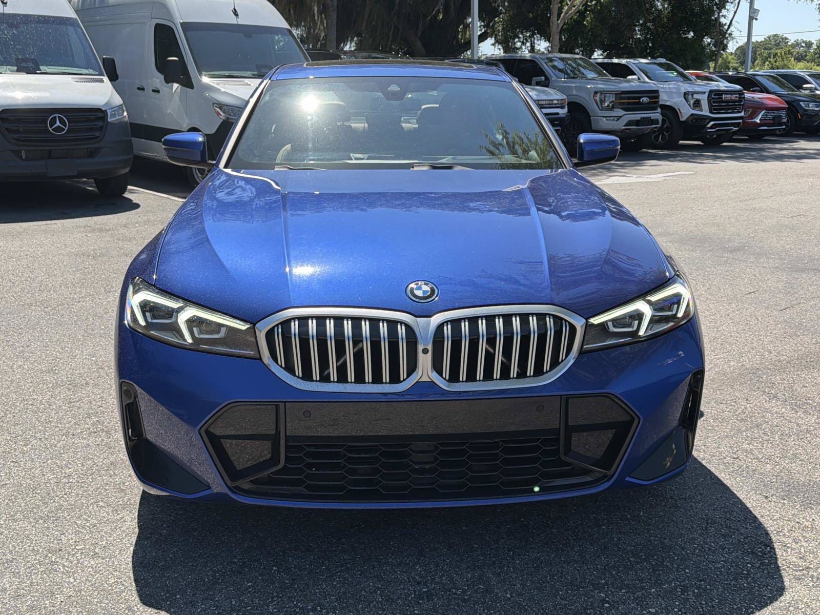 2024 BMW 3 Series 330e - Photo 8