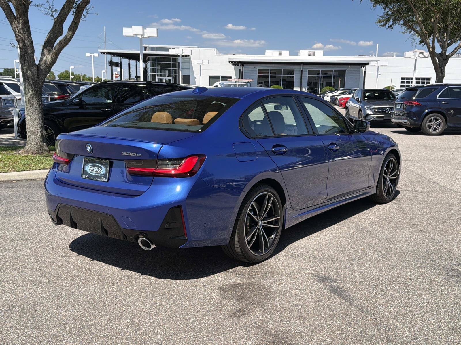 2024 BMW 3 Series 330e - Photo 3