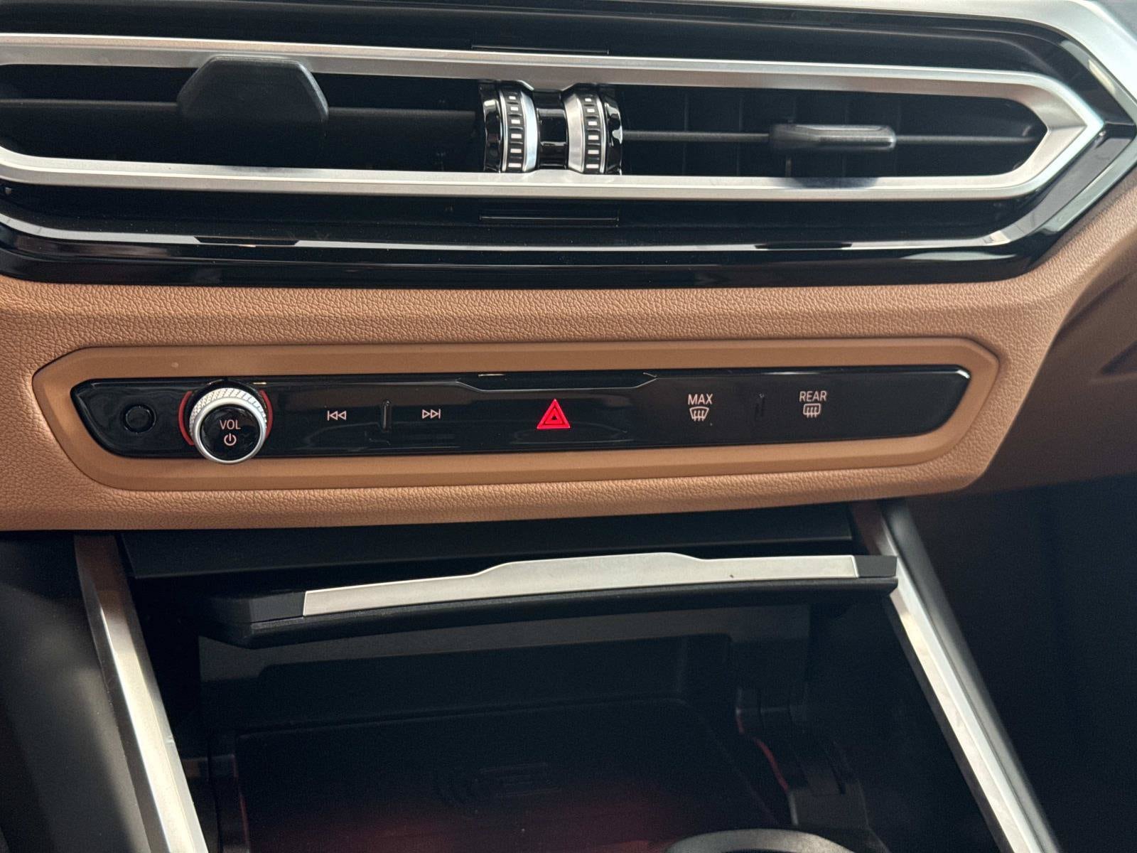 2024 BMW 3 Series 330e - Photo 18