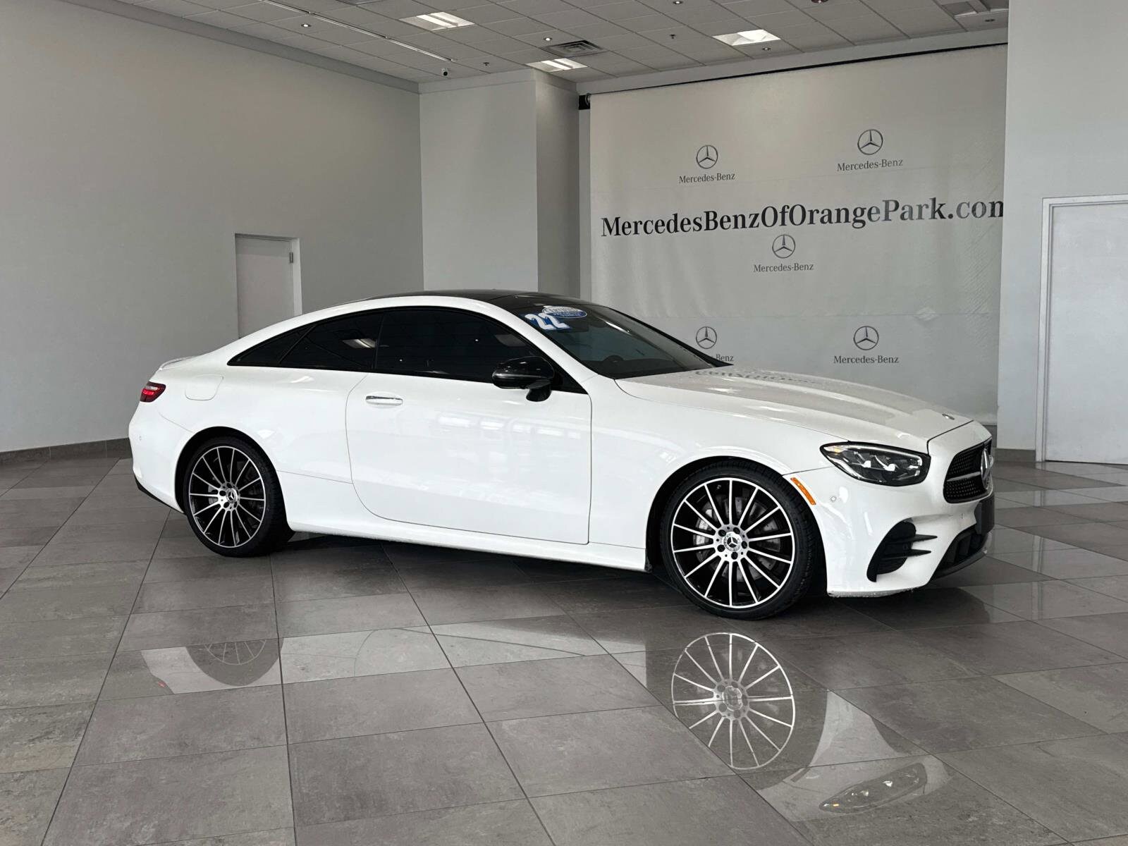 2022 Mercedes Benz E 450 Coupe photo 2