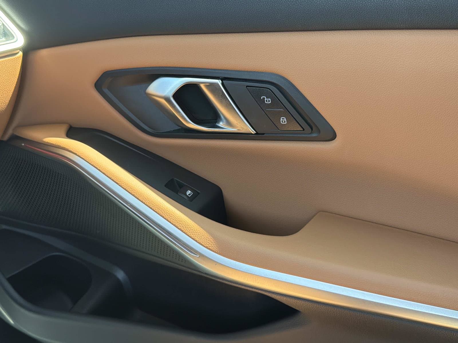 2024 BMW 3 Series 330e - Photo 20