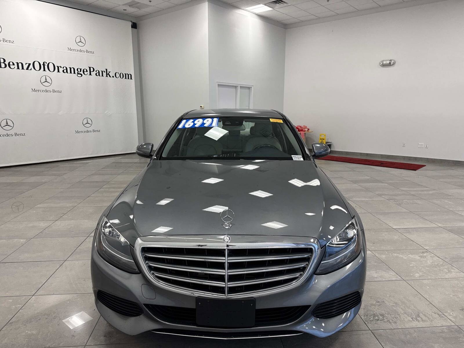 2017 Mercedes Benz C 300 photo 2